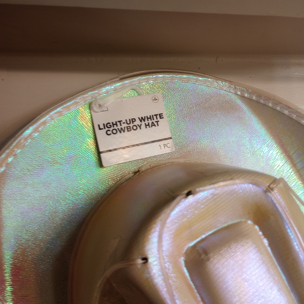 Light Up White Iridescent Cowboy Hat - NWT - Picture 5 of 8
